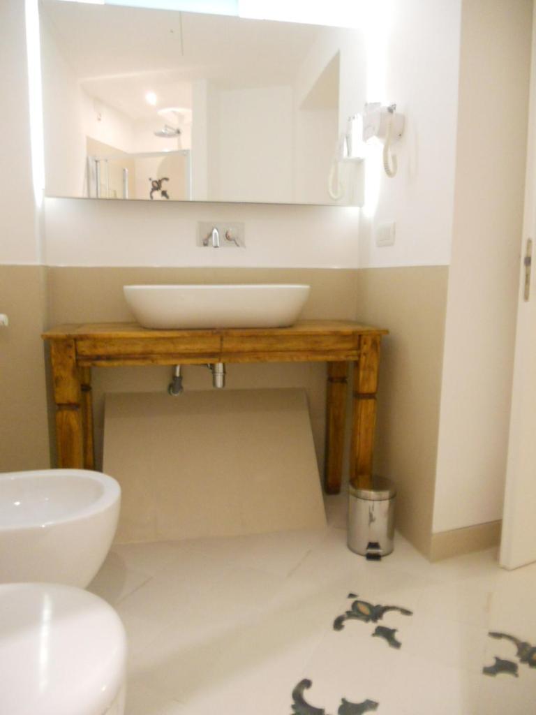 Arco' B&B Trani Cattedrale Bagian luar foto