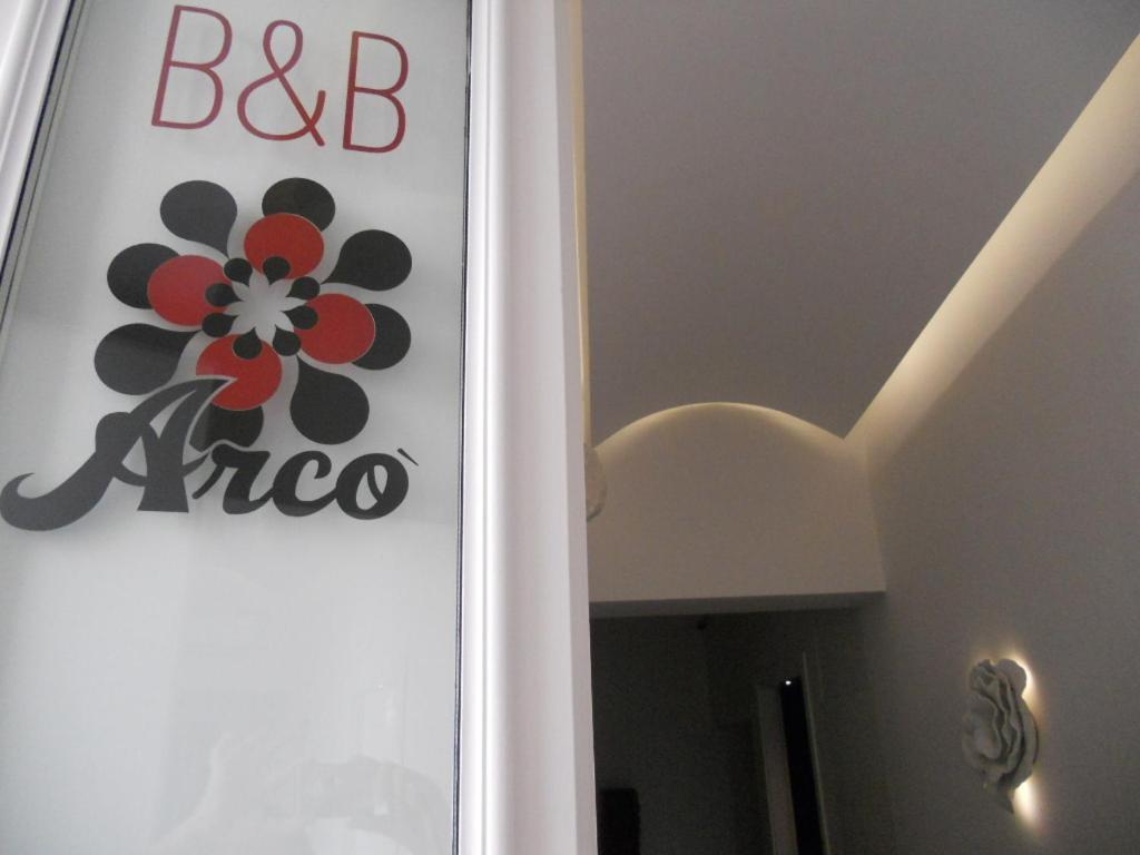 Arco' B&B Trani Cattedrale Bagian luar foto